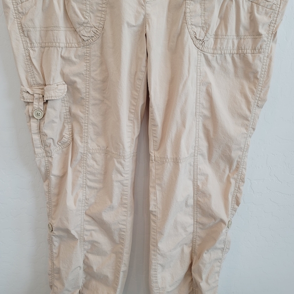 Duo Maternity Beige Pants/Capris Size Large - Picture 9 of 12